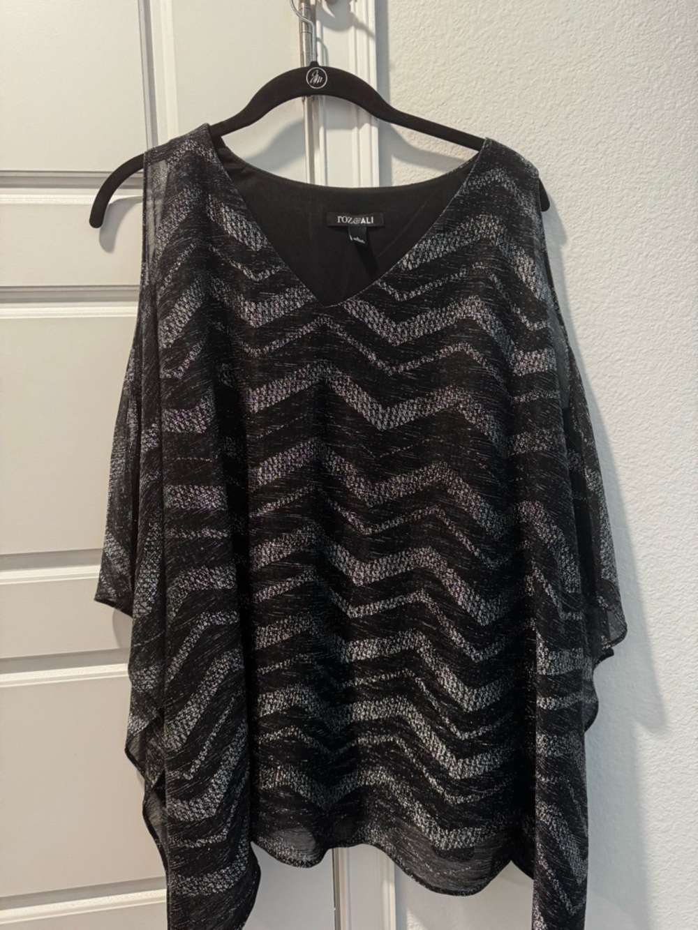 Roz & Ali Black and Silver Chevron V-Neck Poncho Top